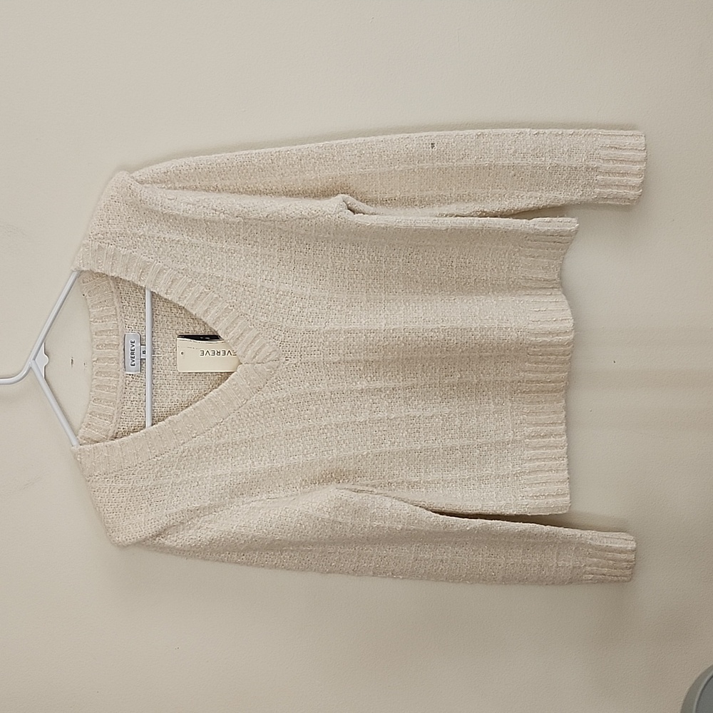Evereve Ashlyn Strong Shoulder Pullover Cream Metallic V-Neck Knit Sweater